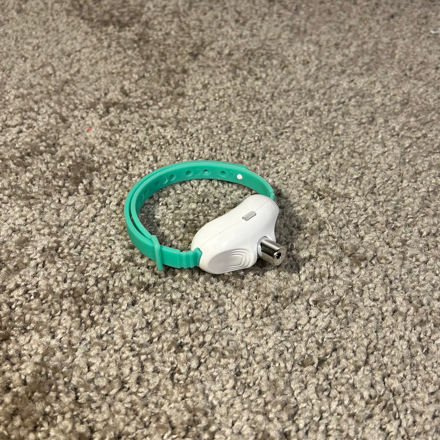 Collier Laser Automatique – Anti-Ennui